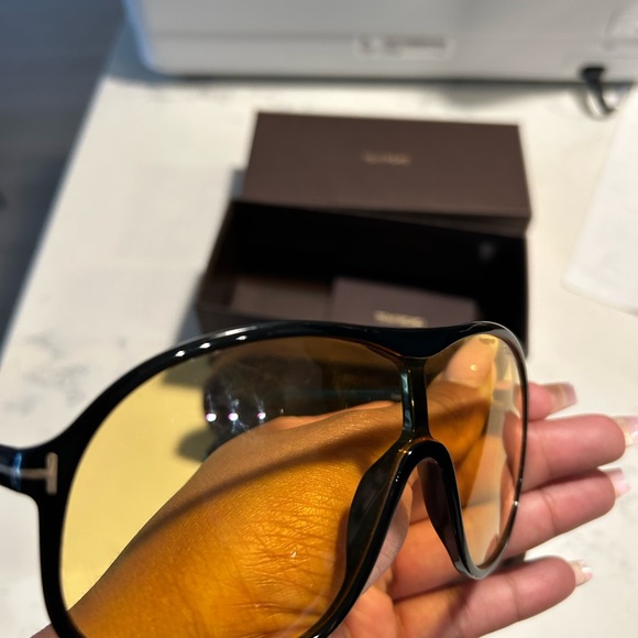 Tom ford sunglasses - Picture 3 of 10